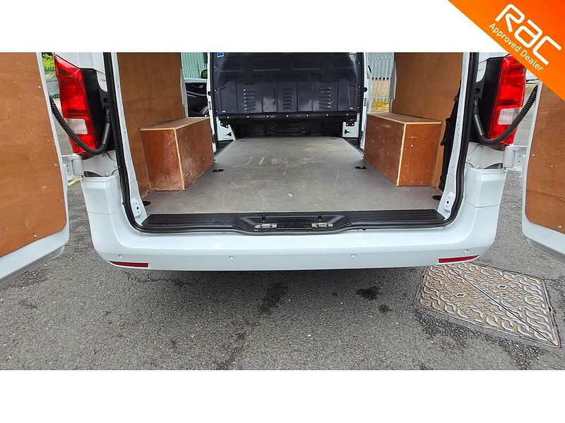 Mercedes-Benz Vito 2.0 114 CDI Premium G-Tronic RWD L2 Euro 6 (s/s) 5dr (LWB) 5dr Automatic 2025