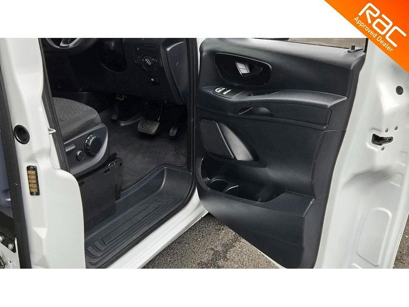 Mercedes-Benz Vito 2.0 114 CDI Premium G-Tronic RWD L2 Euro 6 (s/s) 5dr (LWB) 5dr Automatic 2025