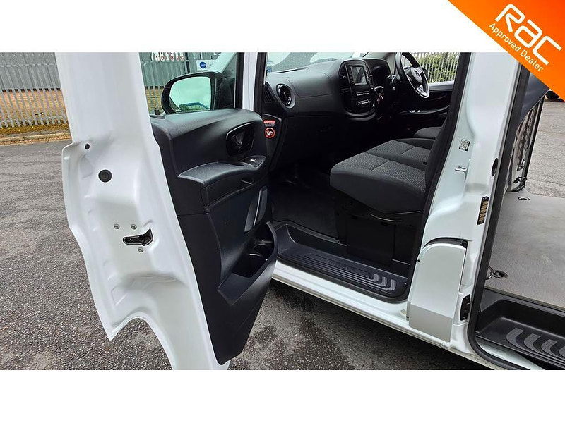 Mercedes-Benz Vito 2.0 114 CDI Premium G-Tronic RWD L2 Euro 6 (s/s) 5dr (LWB) 5dr Automatic 2025