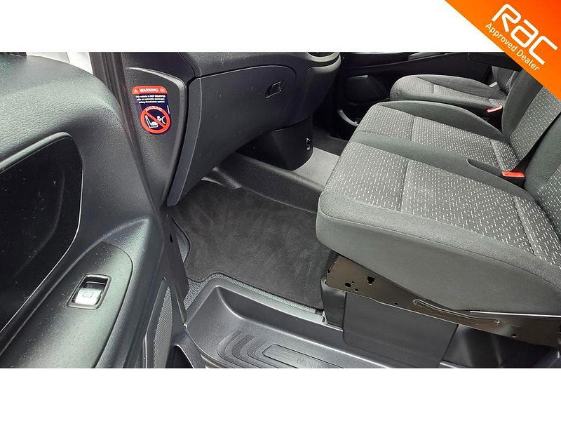 Mercedes-Benz Vito 2.0 114 CDI Premium G-Tronic RWD L2 Euro 6 (s/s) 5dr (LWB) 5dr Automatic 2025