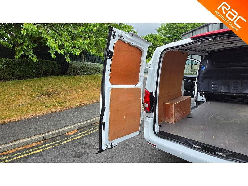 Mercedes-Benz Vito 2.0 114 CDI Premium G-Tronic RWD L2 Euro 6 (s/s) 5dr (LWB) 5dr Automatic 2025