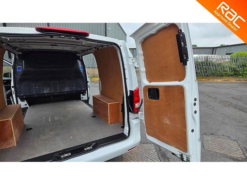 Mercedes-Benz Vito 2.0 114 CDI Premium G-Tronic RWD L2 Euro 6 (s/s) 5dr (LWB) 5dr Automatic 2025
