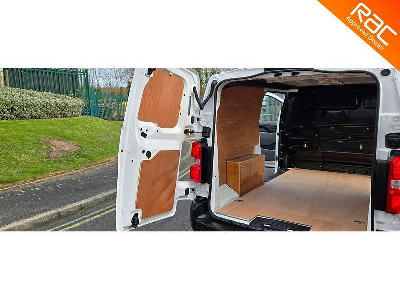 Peugeot Expert 2.0 BlueHDi 1400 Professional Long Panel Van LWB Euro 6 (s/s) 6dr 6dr Manual 2025