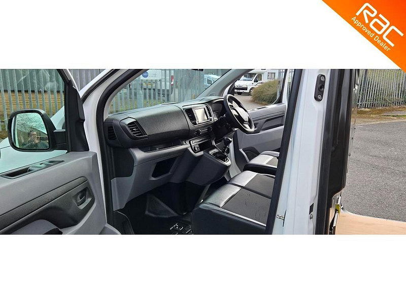 Peugeot Expert 2.0 BlueHDi 1400 Professional Long Panel Van LWB Euro 6 (s/s) 6dr 6dr Manual 2025