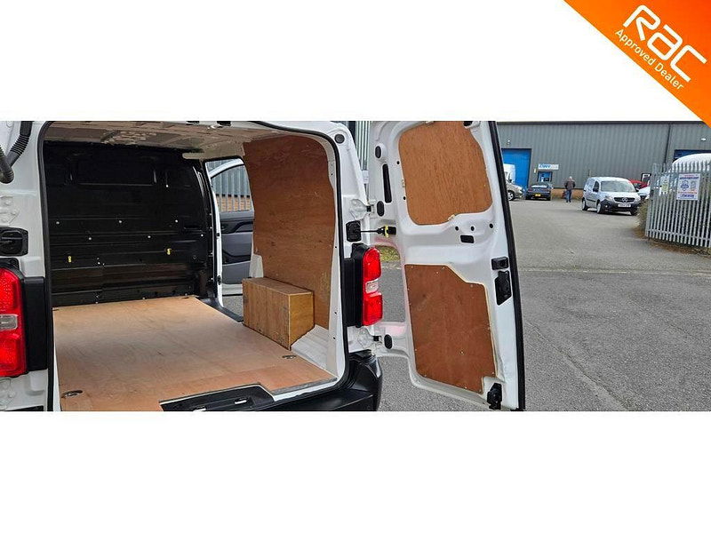 Peugeot Expert 2.0 BlueHDi 1400 Professional Long Panel Van LWB Euro 6 (s/s) 6dr 6dr Manual 2025