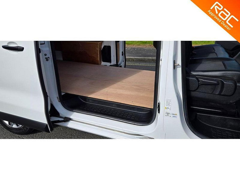 Peugeot Expert 2.0 BlueHDi 1400 Professional Long Panel Van LWB Euro 6 (s/s) 6dr 6dr Manual 2025