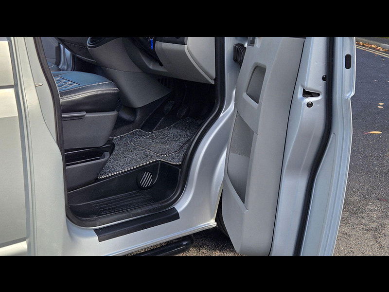 Volkswagen T5.1 Campervan CAMPERVAN 6 SEATS 0dr Manual 2025