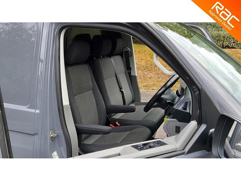 Volkswagen Transporter 2.0 BiTDI T32 Highline DSG FWD LWB High Roof Euro 6 (s/s) 5dr 5dr Automatic 2025