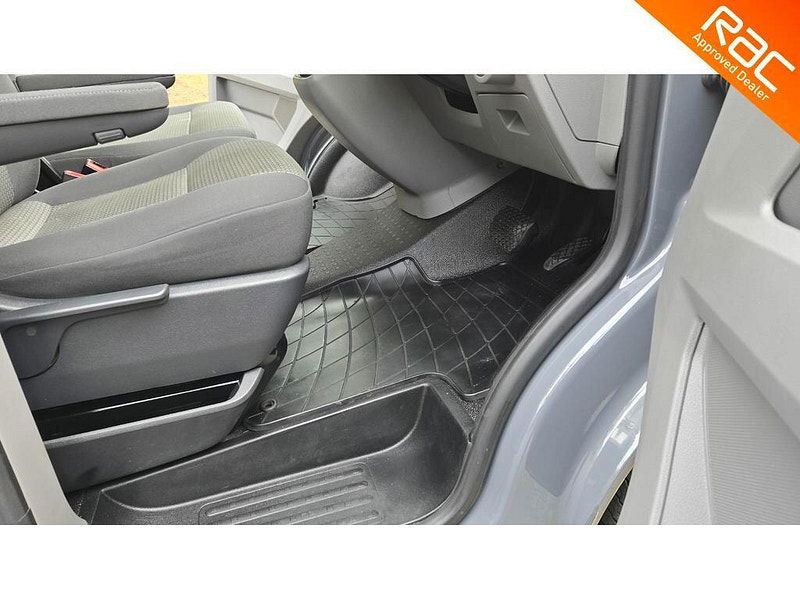 Volkswagen Transporter 2.0 BiTDI T32 Highline DSG FWD LWB High Roof Euro 6 (s/s) 5dr 5dr Automatic 2025