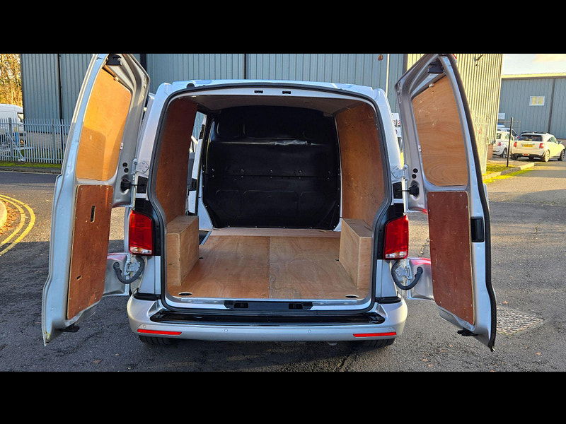 Volkswagen Transporter 2.0 TDI T30 Highline DSG FWD LWB Euro 6 (s/s) 5dr 5dr Automatic 2025