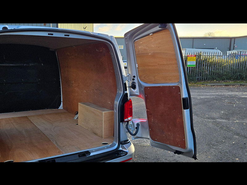 Volkswagen Transporter 2.0 TDI T30 Highline DSG FWD LWB Euro 6 (s/s) 5dr 5dr Automatic 2025