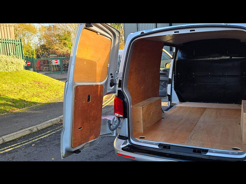 Volkswagen Transporter 2.0 TDI T30 Highline DSG FWD LWB Euro 6 (s/s) 5dr 5dr Automatic 2025