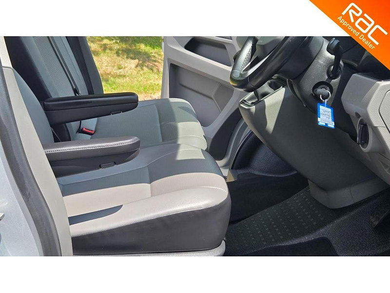 Volkswagen Transporter Shuttle 2.0 TDI SE LWB Euro 6 (s/s) 5dr 5dr Manual 2025