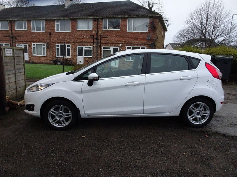 Ford Fiesta 1.6 Zetec Powershift Euro 5 5dr 5dr Automatic 2024