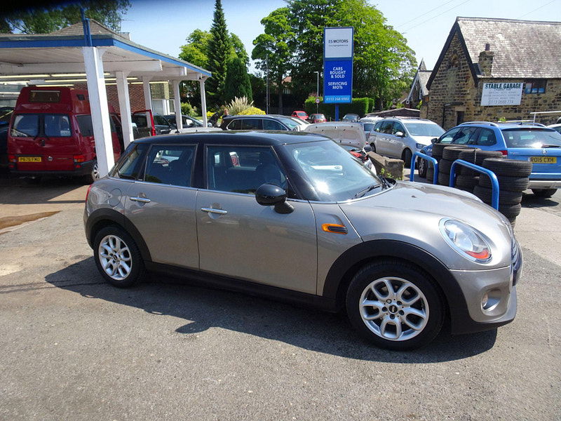 MINI Hatch 1.5 Cooper Auto Euro 6 (s/s) 5dr 5dr Automatic 2025