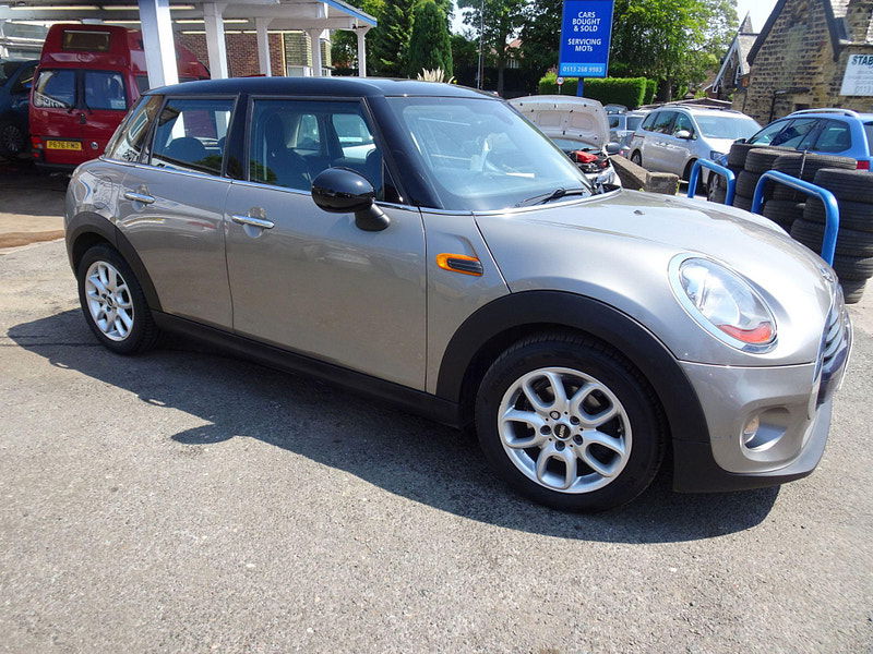 MINI Hatch 1.5 Cooper Auto Euro 6 (s/s) 5dr 5dr Automatic 2025