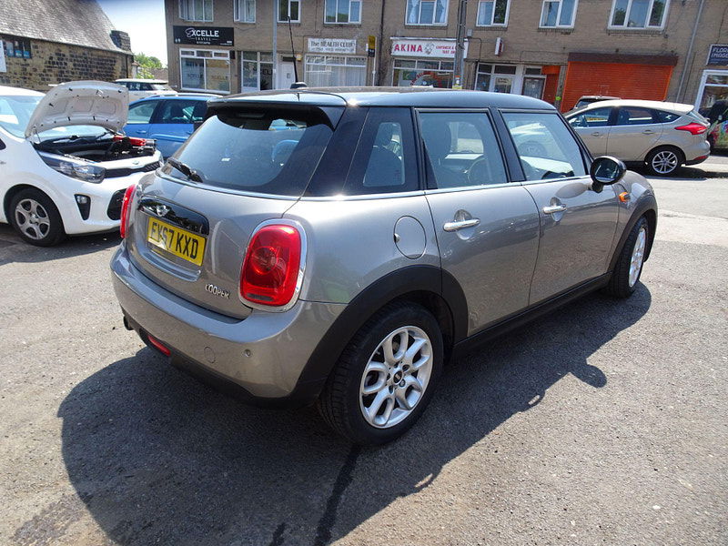 MINI Hatch 1.5 Cooper Auto Euro 6 (s/s) 5dr 5dr Automatic 2025
