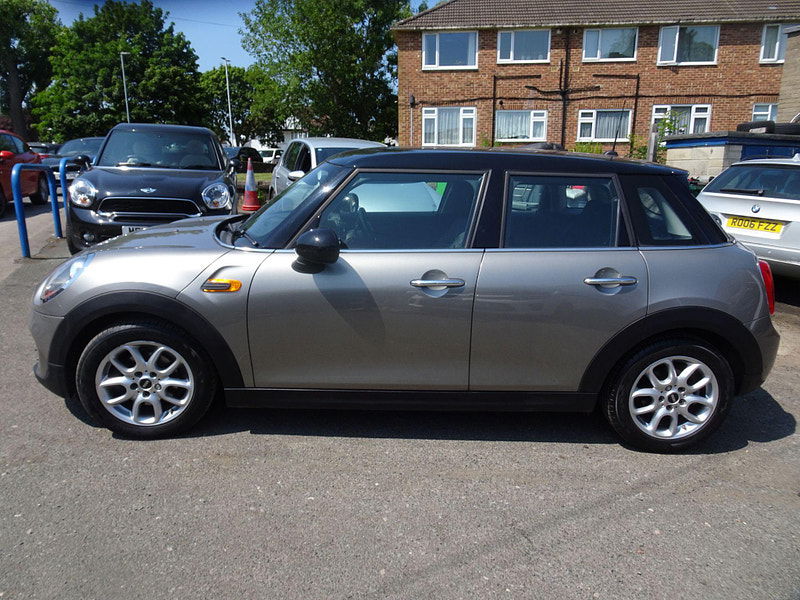 MINI Hatch 1.5 Cooper Auto Euro 6 (s/s) 5dr 5dr Automatic 2025