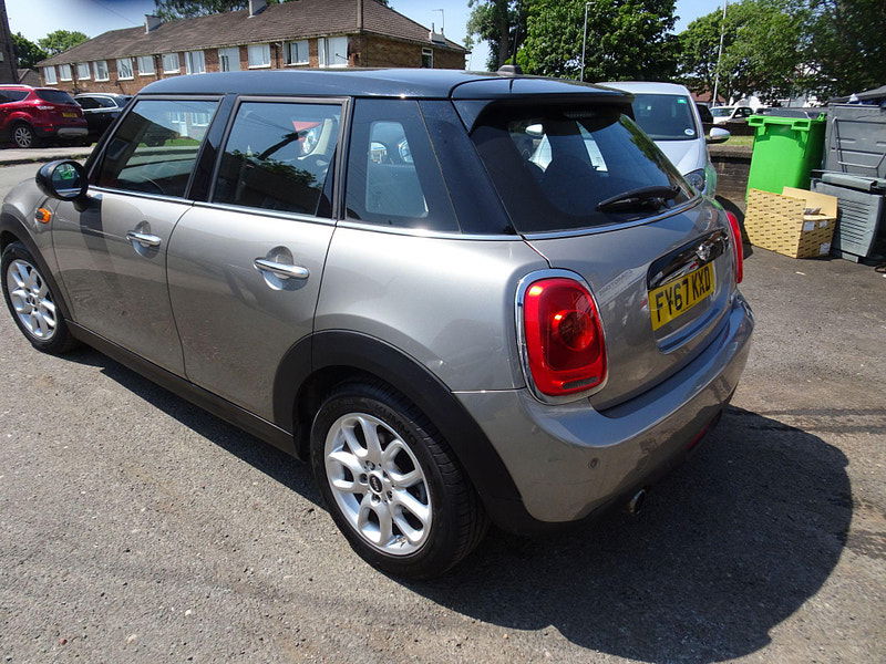 MINI Hatch 1.5 Cooper Auto Euro 6 (s/s) 5dr 5dr Automatic 2025