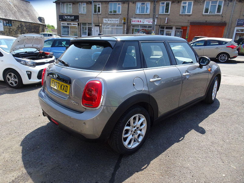 MINI Hatch 1.5 Cooper Auto Euro 6 (s/s) 5dr 5dr Automatic 2025
