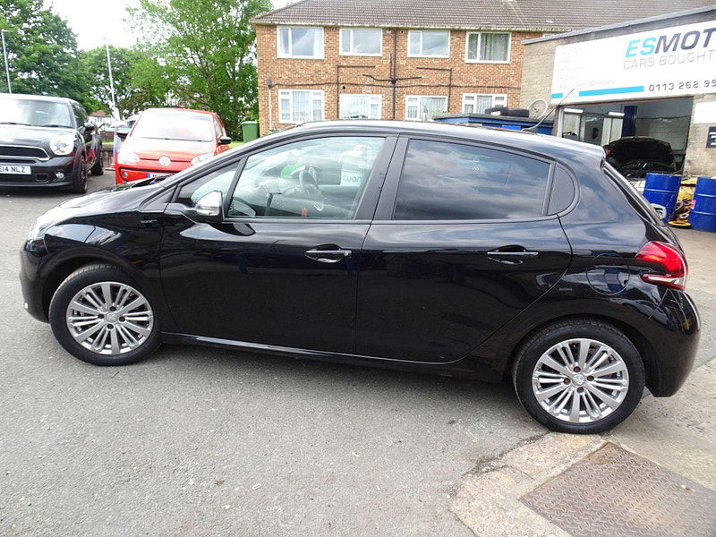 Peugeot 208 1.2 PureTech Signature Euro 6 (s/s) 5dr 5dr Manual 2025