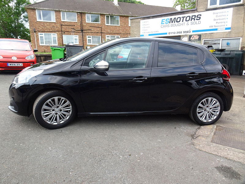 Peugeot 208 1.2 PureTech Signature Euro 6 (s/s) 5dr 5dr Manual 2025