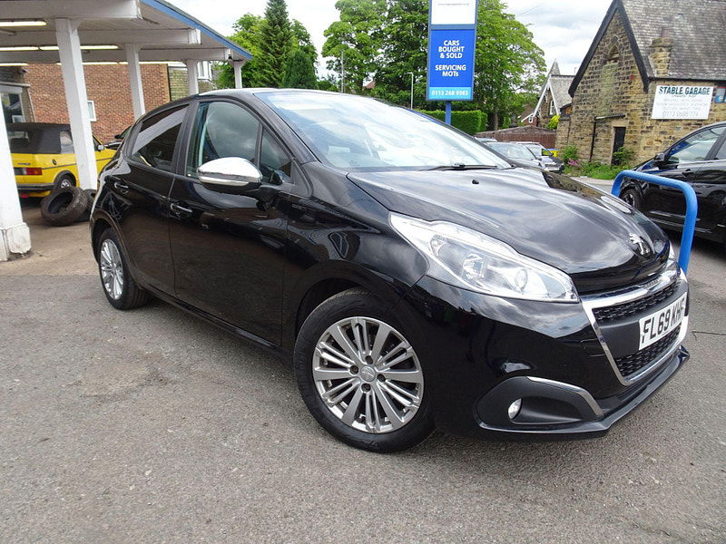 Peugeot 208 1.2 PureTech Signature Euro 6 (s/s) 5dr 5dr Manual 2025