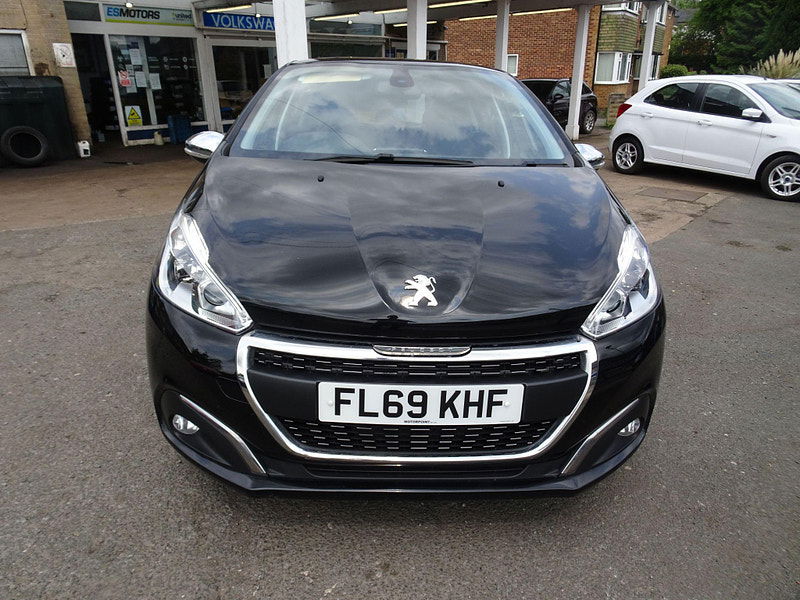 Peugeot 208 1.2 PureTech Signature Euro 6 (s/s) 5dr 5dr Manual 2025