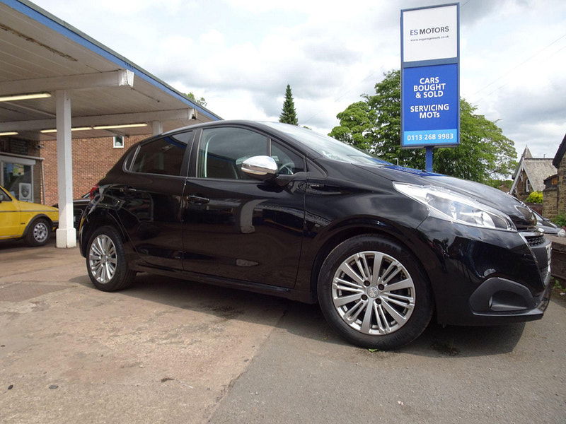 Peugeot 208 1.2 PureTech Signature Euro 6 (s/s) 5dr 5dr Manual 2025