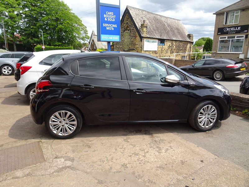 Peugeot 208 1.2 PureTech Signature Euro 6 (s/s) 5dr 5dr Manual 2025