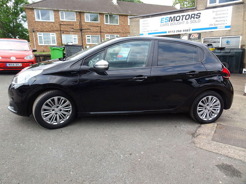 Peugeot 208 1.2 PureTech Signature Euro 6 (s/s) 5dr 5dr Manual 2025