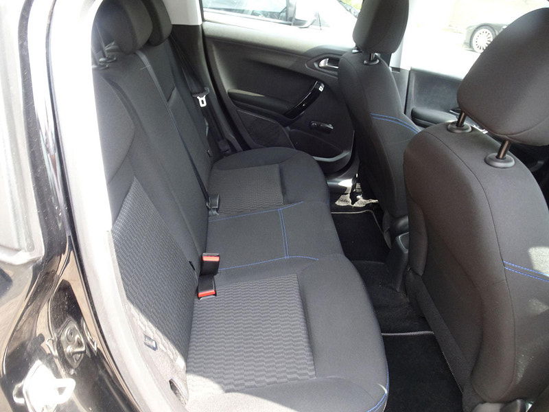 Peugeot 208 1.2 PureTech Signature Euro 6 (s/s) 5dr 5dr Manual 2025