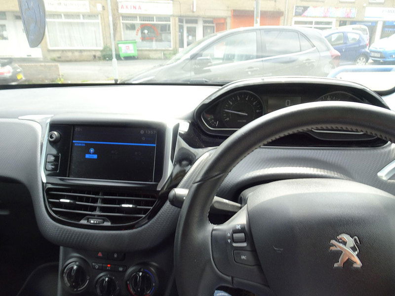 Peugeot 208 1.2 PureTech Signature Euro 6 (s/s) 5dr 5dr Manual 2025