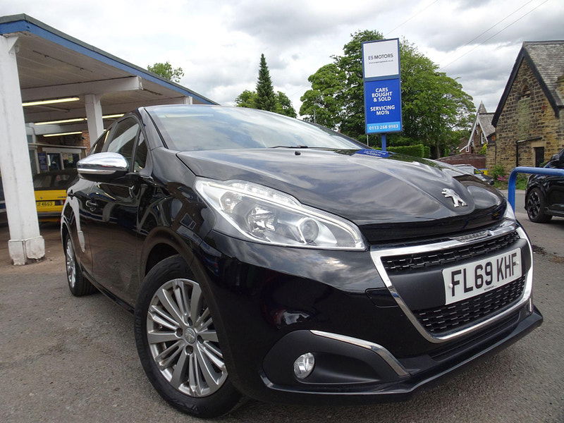 Peugeot 208 1.2 PureTech Signature Euro 6 (s/s) 5dr 5dr Manual 2025