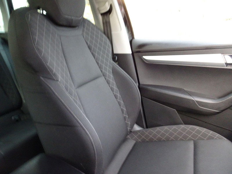 Skoda Karoq 1.6 TDI SE Technology DSG Euro 6 (s/s) 5dr 5dr Automatic 2025