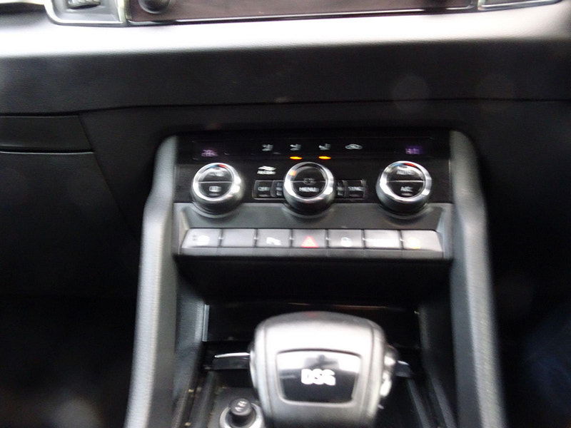 Skoda Karoq 1.6 TDI SE Technology DSG Euro 6 (s/s) 5dr 5dr Automatic 2025