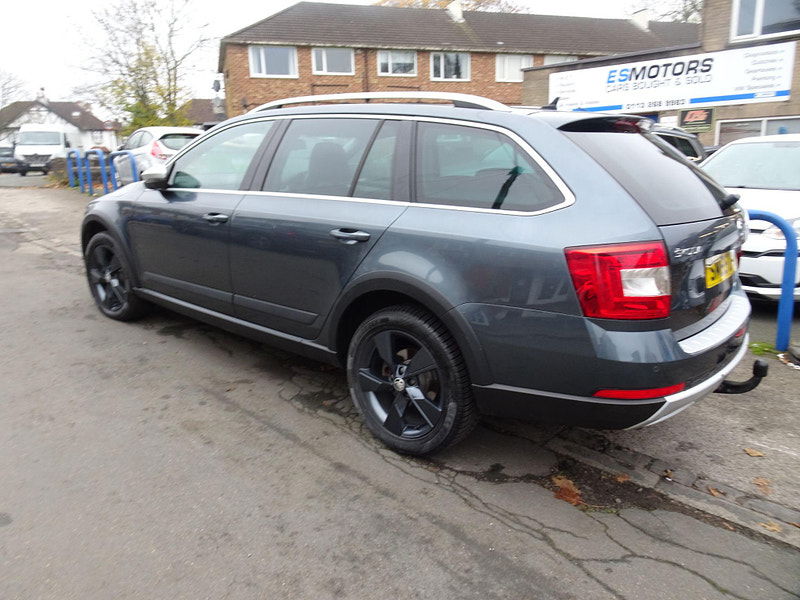 Skoda Octavia 2.0 TDI Scout DSG 4WD Euro 6 (s/s) 5dr 5dr Automatic 2024