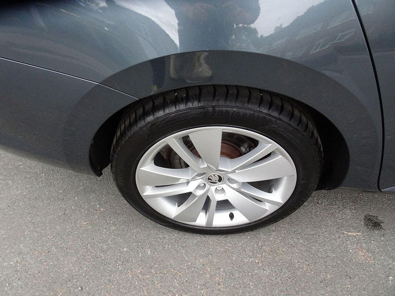 Skoda Superb 1.5 TSI ACT SE L Euro 6 (s/s) 5dr 5dr Manual 2025
