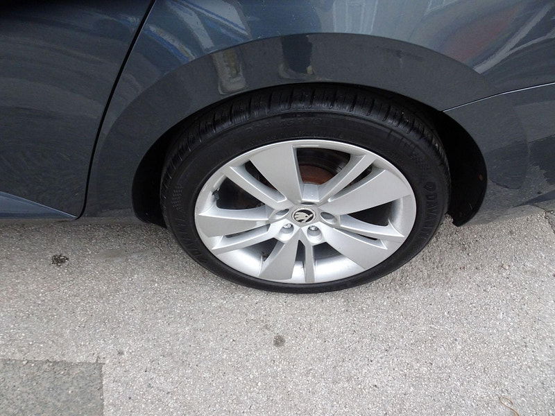 Skoda Superb 1.5 TSI ACT SE L Euro 6 (s/s) 5dr 5dr Manual 2025