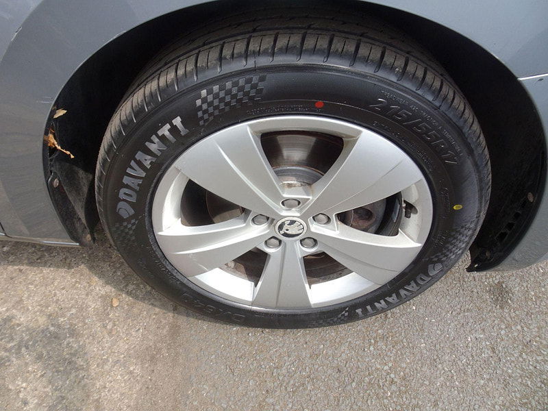Skoda Superb 2.0 TDI SE Business Euro 6 (s/s) 5dr 5dr Manual 2025