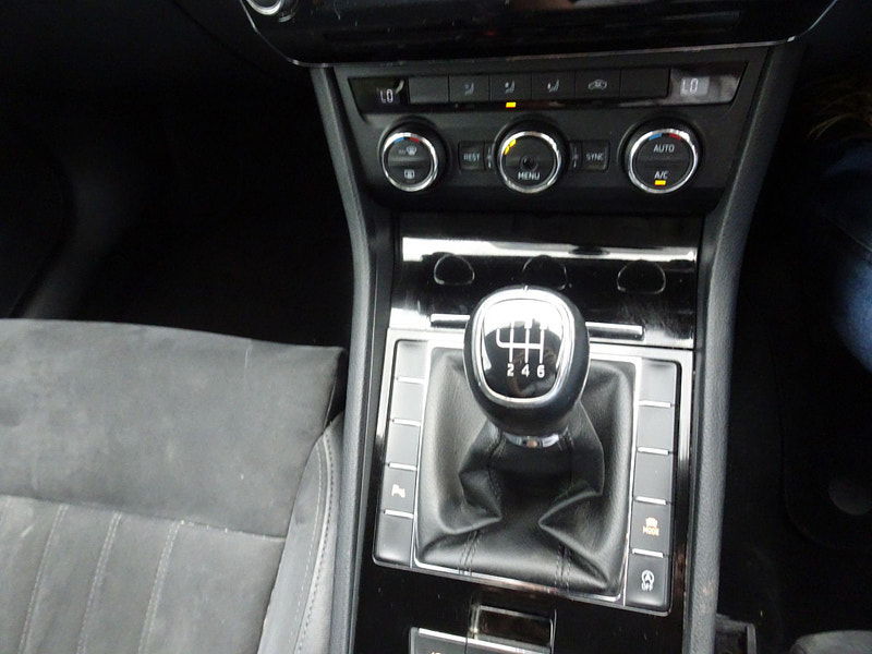 Skoda Superb 2.0 TDI SE Business Euro 6 (s/s) 5dr 5dr Manual 2025