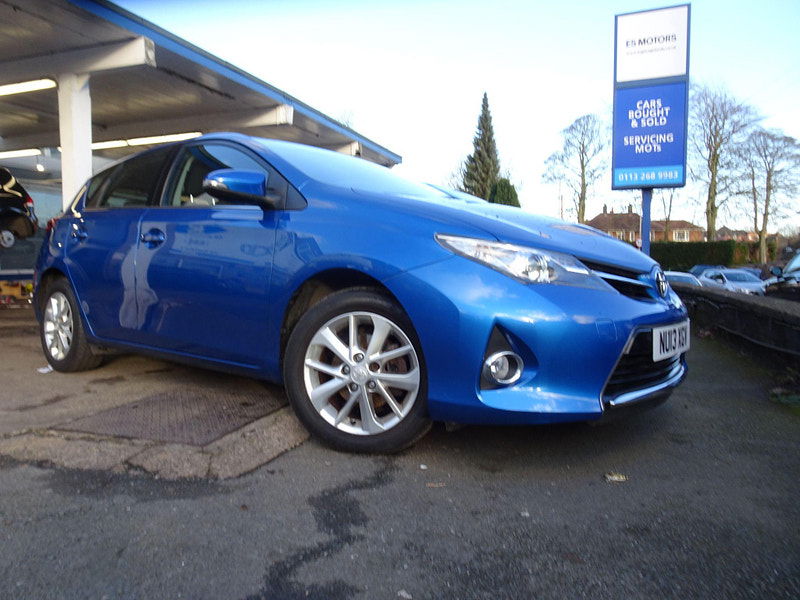 Toyota Auris 1.6 V-Matic Icon Euro 5 5dr 5dr Manual 2025