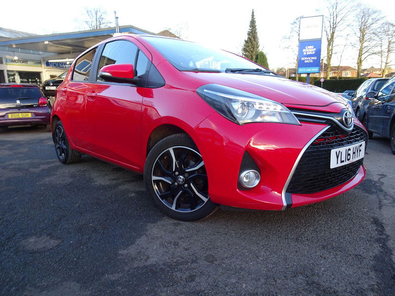 Toyota Yaris 1.33 Dual VVT-i Design Euro 6 5dr 5dr Manual 2025