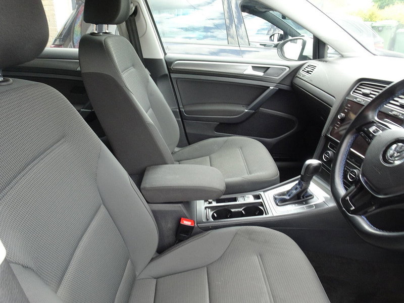 Volkswagen e-Golf 35.8kWh e-Golf Auto 5dr 5dr Automatic 2026