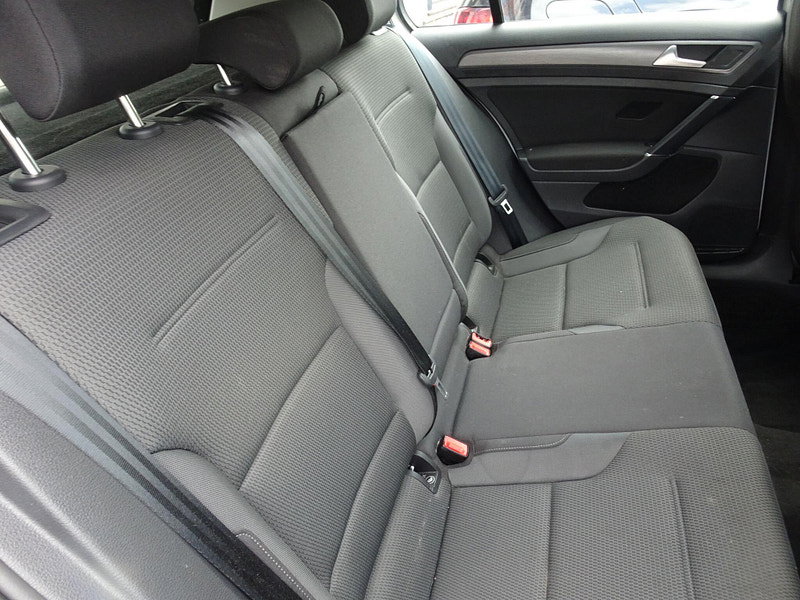 Volkswagen e-Golf 35.8kWh e-Golf Auto 5dr 5dr Automatic 2026