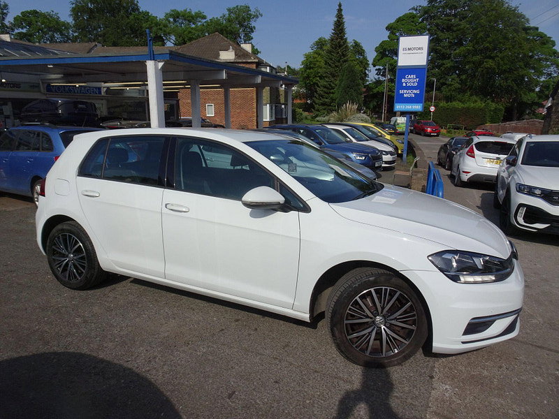 Volkswagen Golf 1.0 TSI BlueMotion Tech SE Nav Euro 6 (s/s) 5dr 5dr Manual 2026