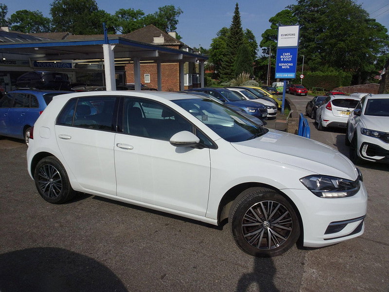Volkswagen Golf 1.0 TSI BlueMotion Tech SE Nav Euro 6 (s/s) 5dr 5dr Manual 2026