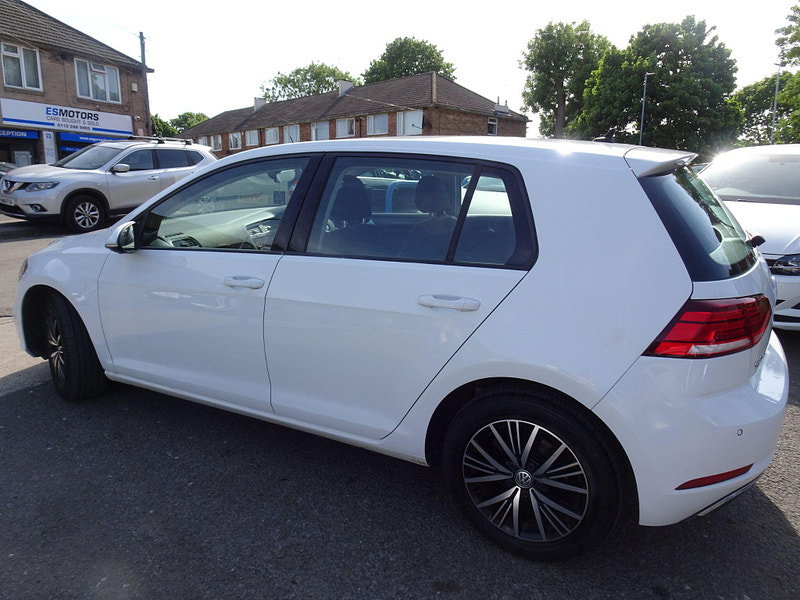 Volkswagen Golf 1.0 TSI BlueMotion Tech SE Nav Euro 6 (s/s) 5dr 5dr Manual 2026