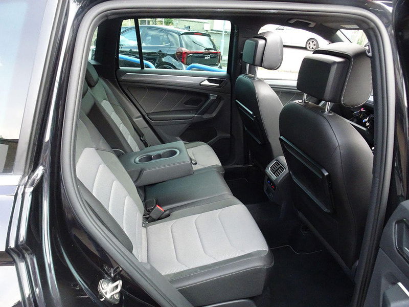 Volkswagen Tiguan 2.0 TDI BlueMotion Tech R-Line 4Motion Euro 6 (s/s) 5dr 5dr Manual 2025