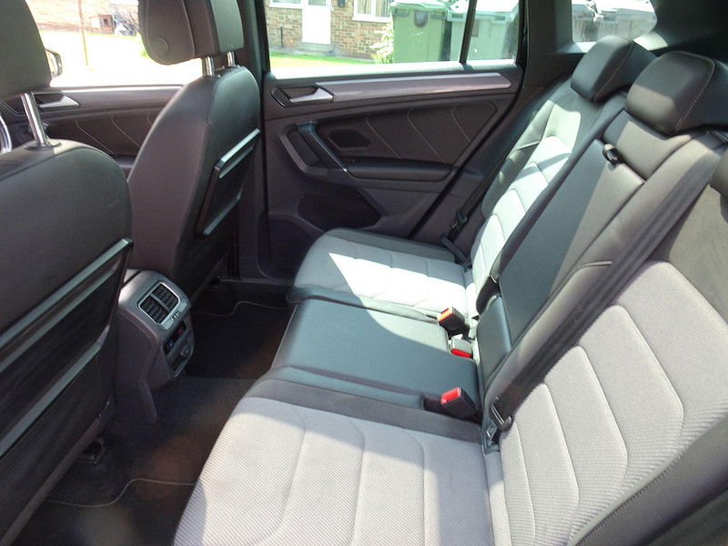 Volkswagen Tiguan 2.0 TDI BlueMotion Tech R-Line 4Motion Euro 6 (s/s) 5dr 5dr Manual 2025